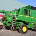 JOHN DEERE T560i