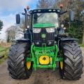 JOHN DEERE 6215R