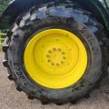 JOHN DEERE 6215R