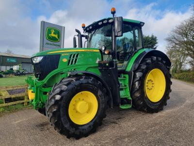 2020 JOHN DEERE 6215R